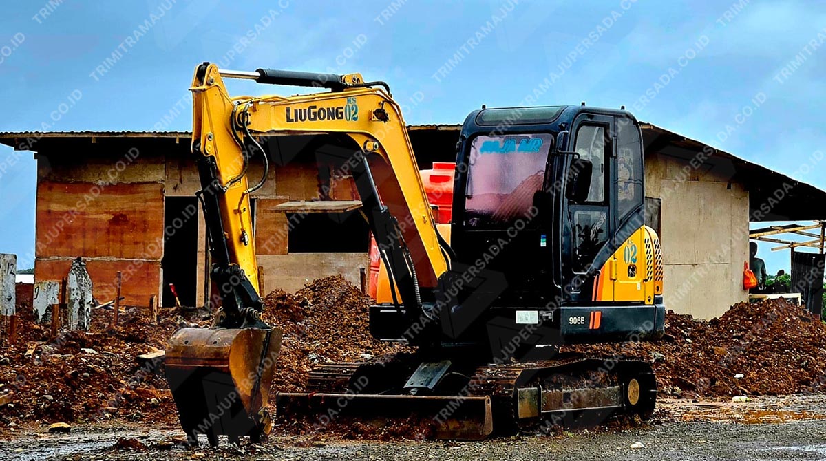sewa excavator di makassar kapasitas 60 ton