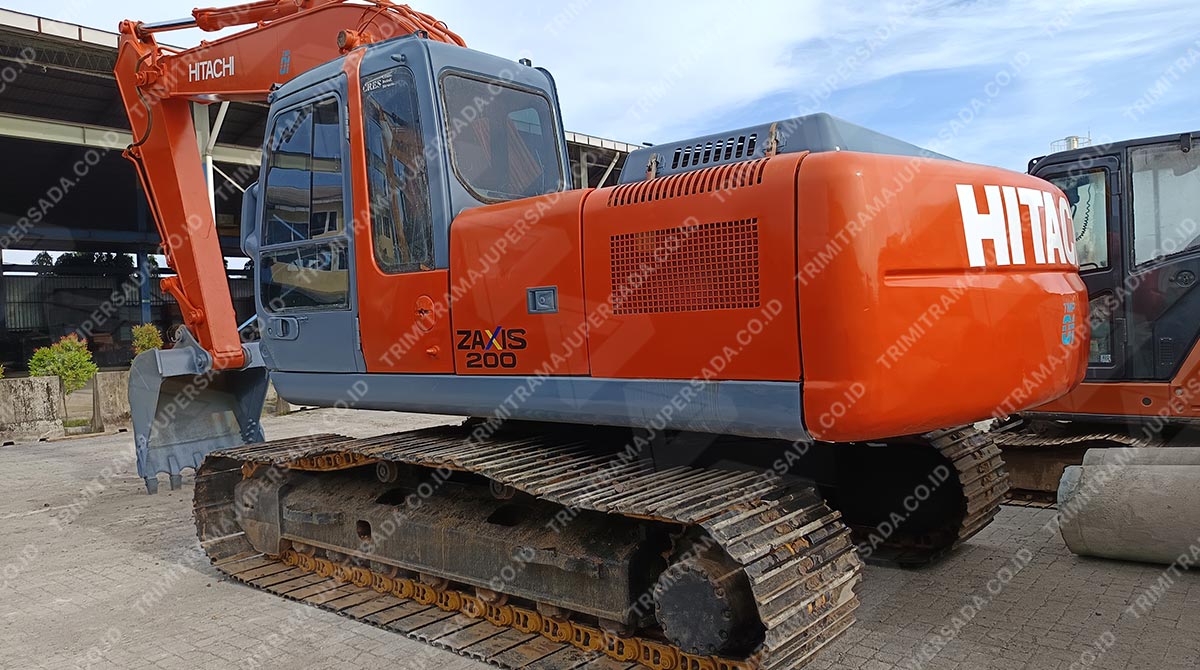 sewa excavator makassar pc200